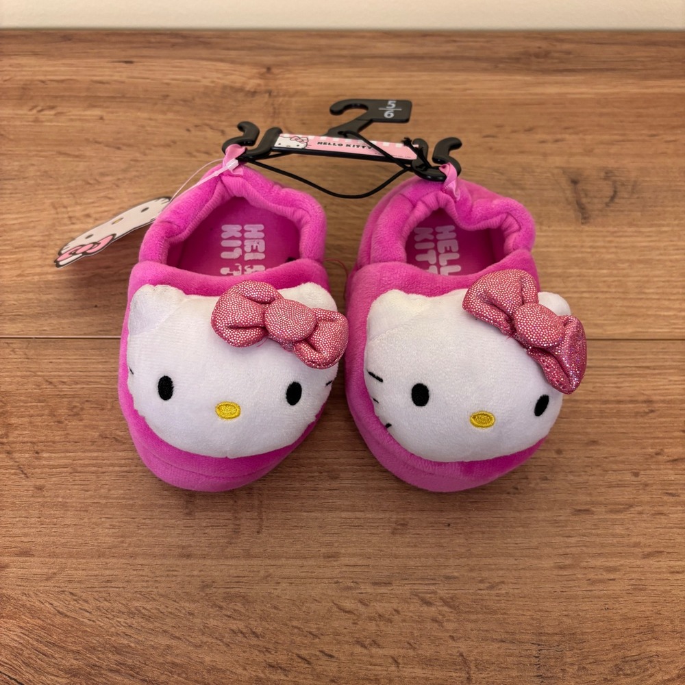 NEW SANRIO HELLO KITTY 3D Plush Slippers Pink Kids Size 5-6 Loungewear Comfort